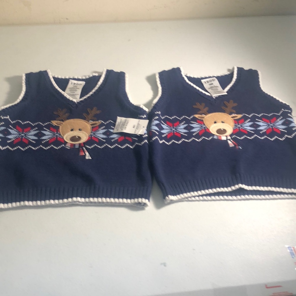 IZOD description vest 2 sets